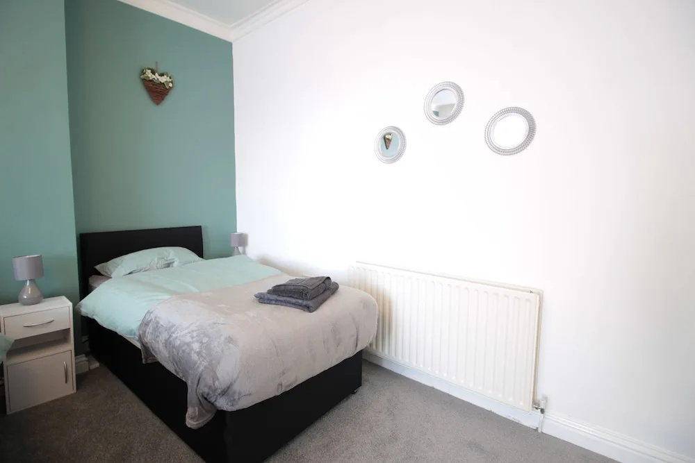 Lovely 2-bed Downstairs Apartment