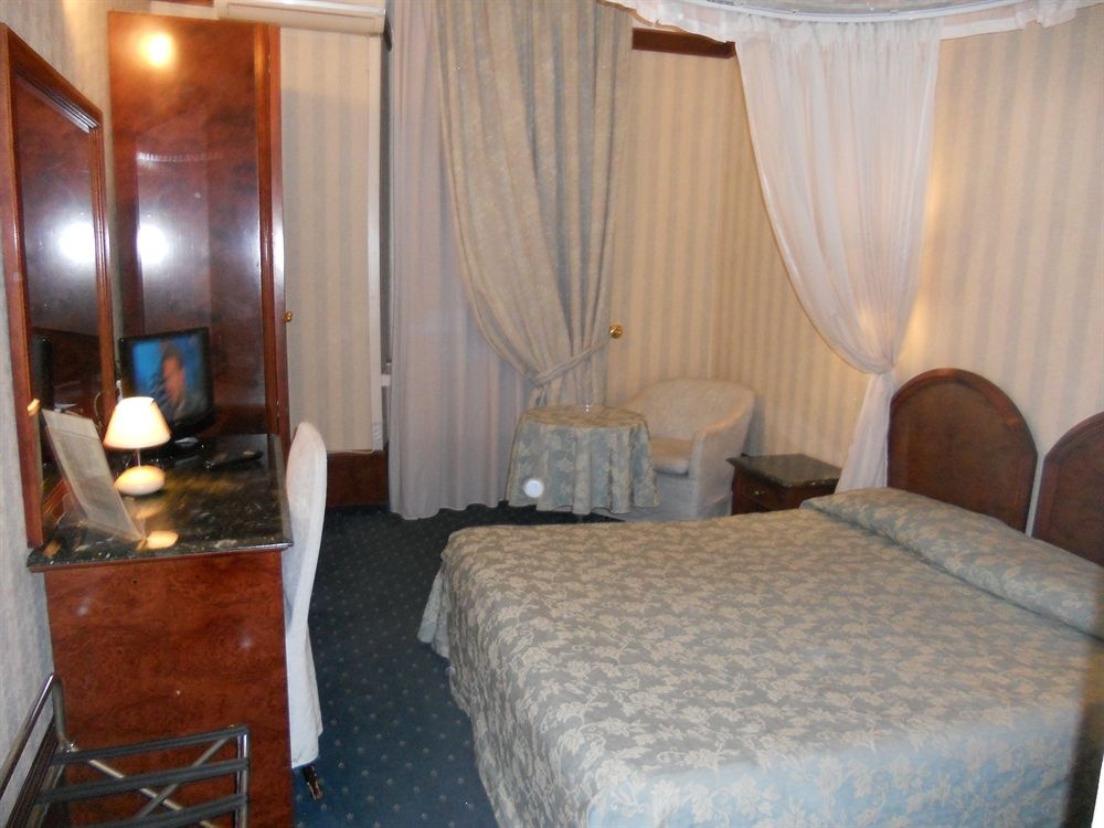 Hotel Mirò — 4