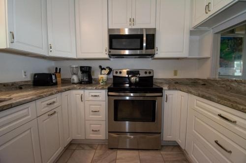 711 Yellow Perch - Six Bedroom House