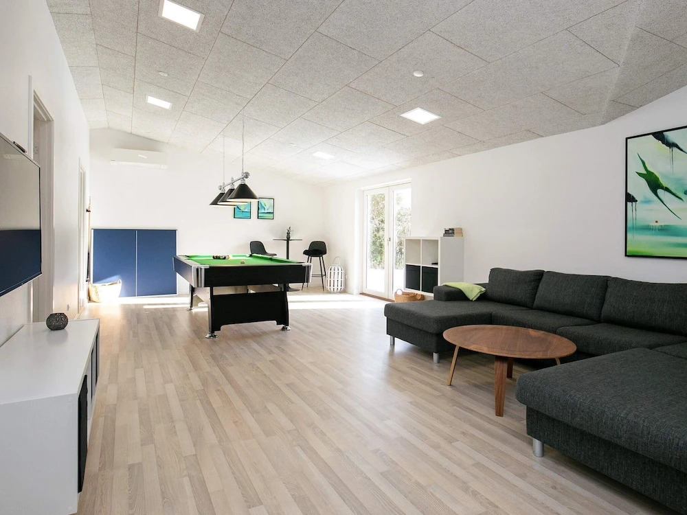 Peaceful Holiday Home in Blavand Denmark With Terrace - фото 10