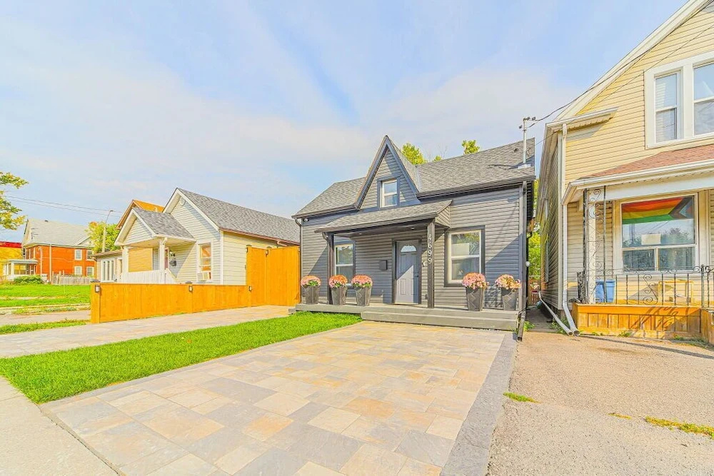 Niagara Boutique House