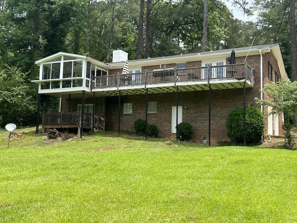 Urban Lake House — фото