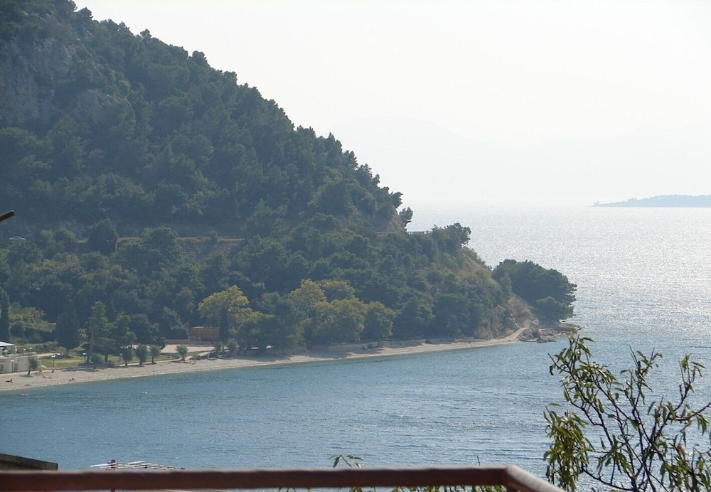 Apartments Tiho
