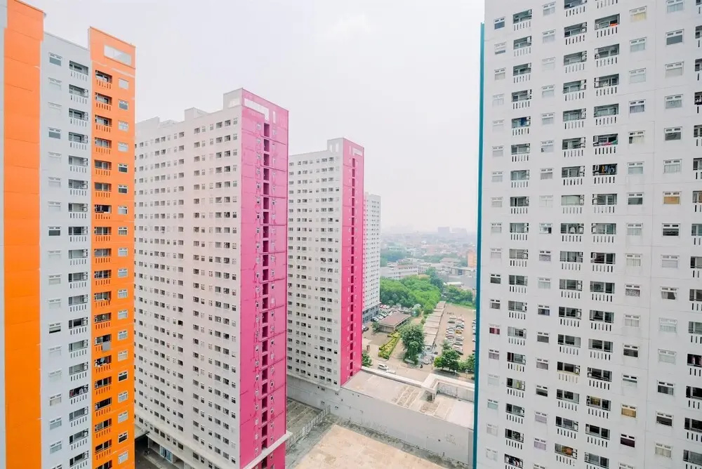 Good Deal And Cozy Studio Green Pramuka City Apartment