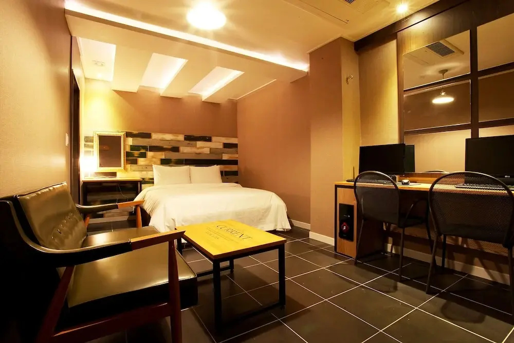Hotel photo 12