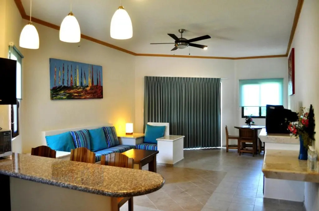 Junior Suite with pool view