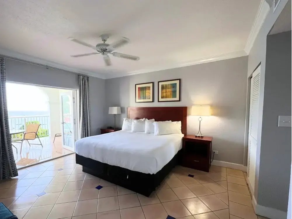 1 Bedroom Suite with balcony and with ocean view