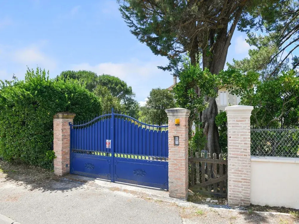 Villa in Lanton Near the Beach With Harbour View