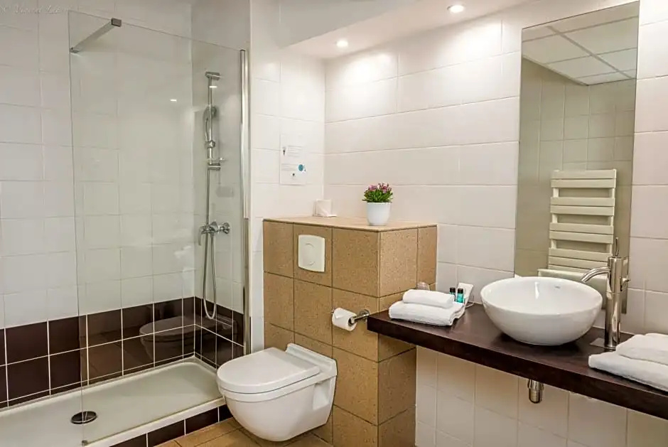 Standard Double Club room (full double bed)
