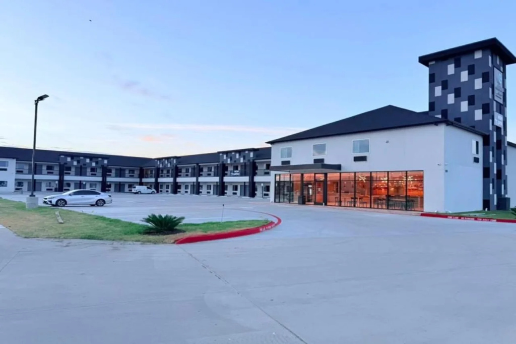 Clarion Pointe Port Lavaca