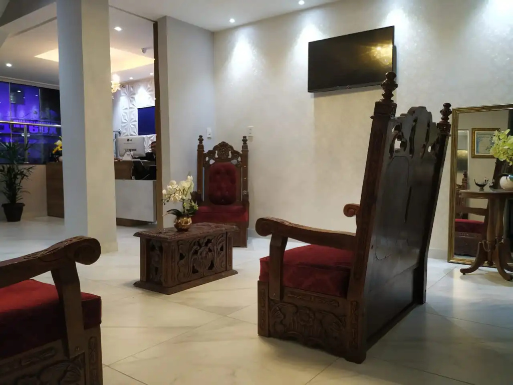 Lobby & Reception