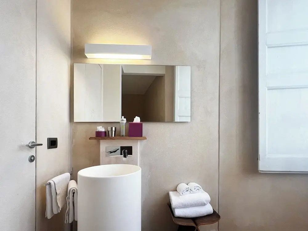 Luxury Double room (full double bed)