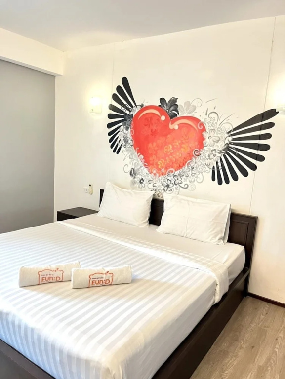 Deluxe Double room (full double bed)