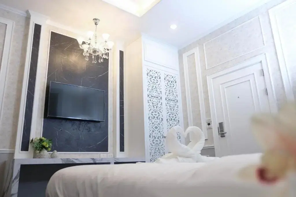 Deluxe Double room (full double bed)