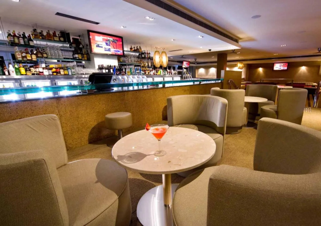 Food & Beverage