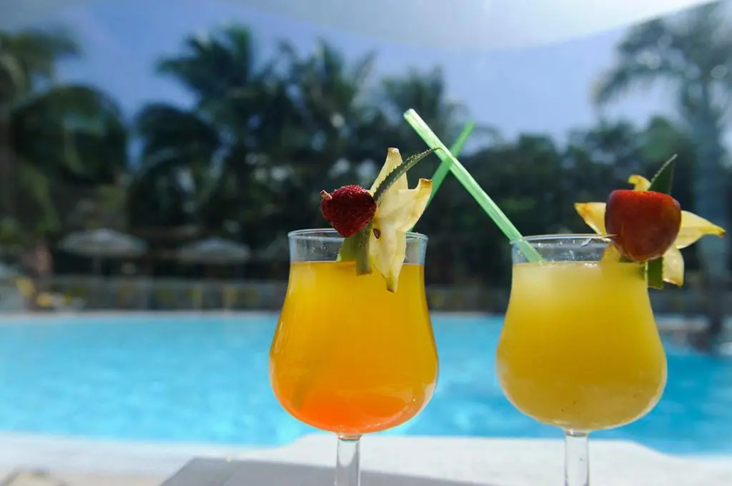 Food & Beverage