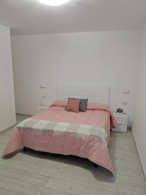 Standard Double room with garden view (full double bed)