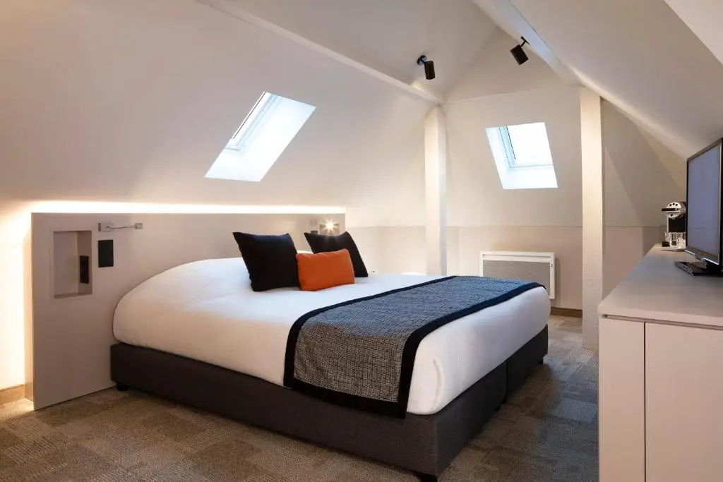 Executive Double room (full double bed)