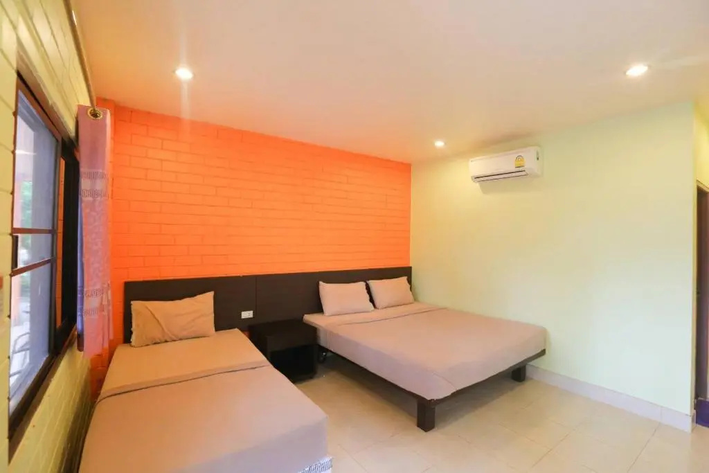 Standard Triple room with balcony