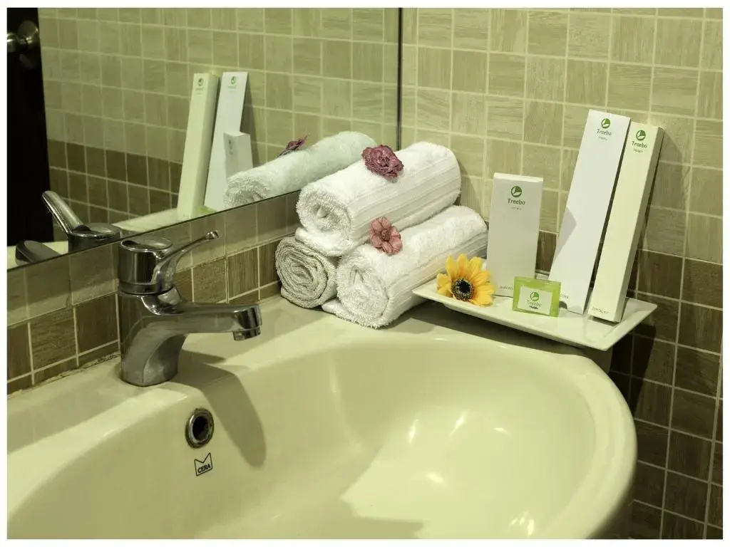 Treebo Akshaya Mayflower Vijaya Bank Layout - Chambres