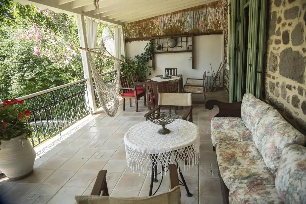 Balcony & Terrace