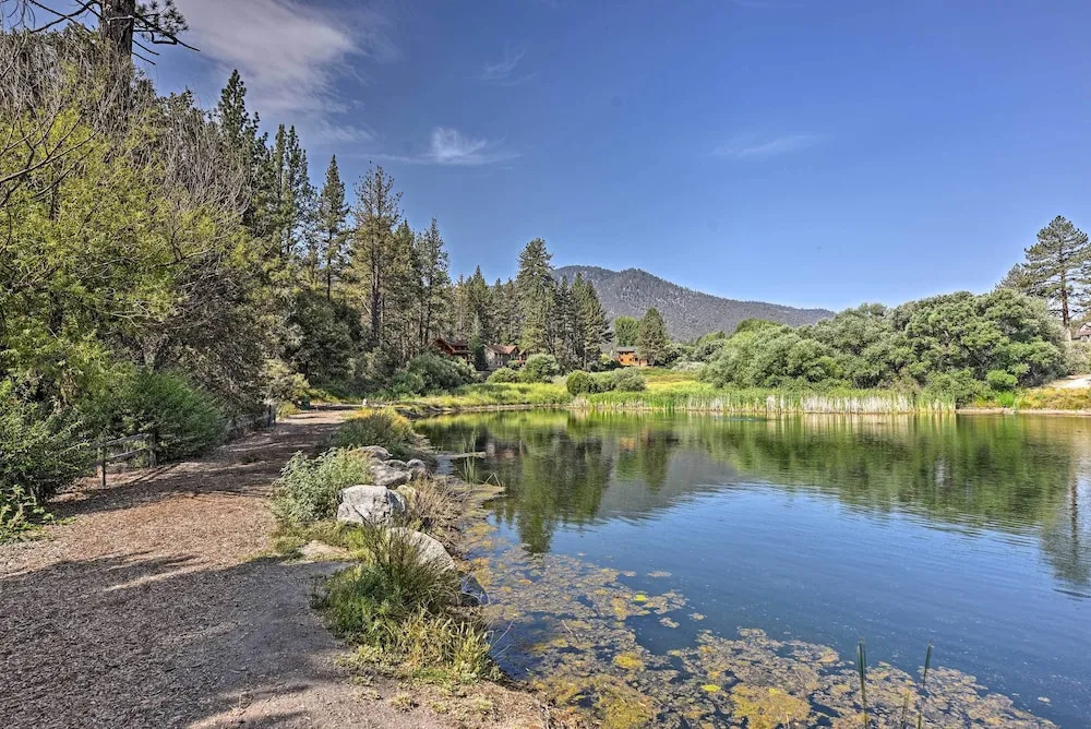 Pine Mountain Club Cabin Rental w/ Pool Access!
