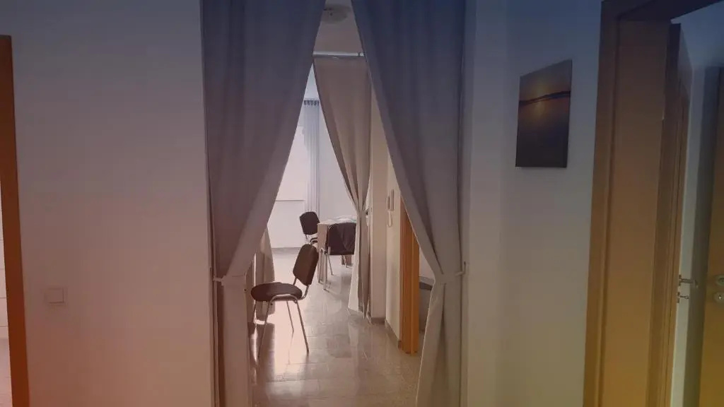 Economy room