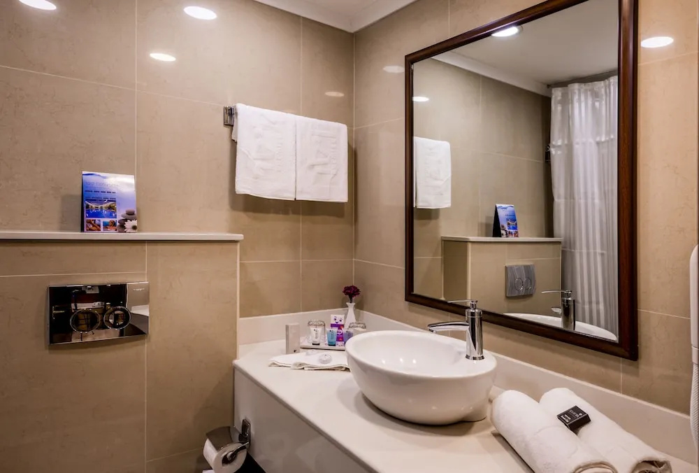 Premier room with balcony and with lake view