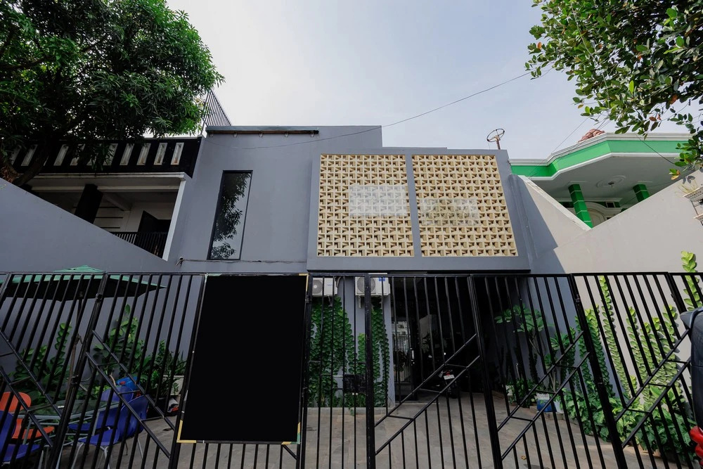 RedDoorz Plus Syariah @ Limus Nunggal