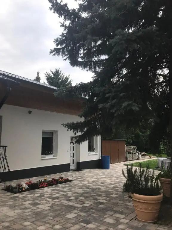 Balatonkenesei Vendégház