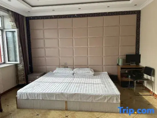 Deluxe Double room (full double bed)