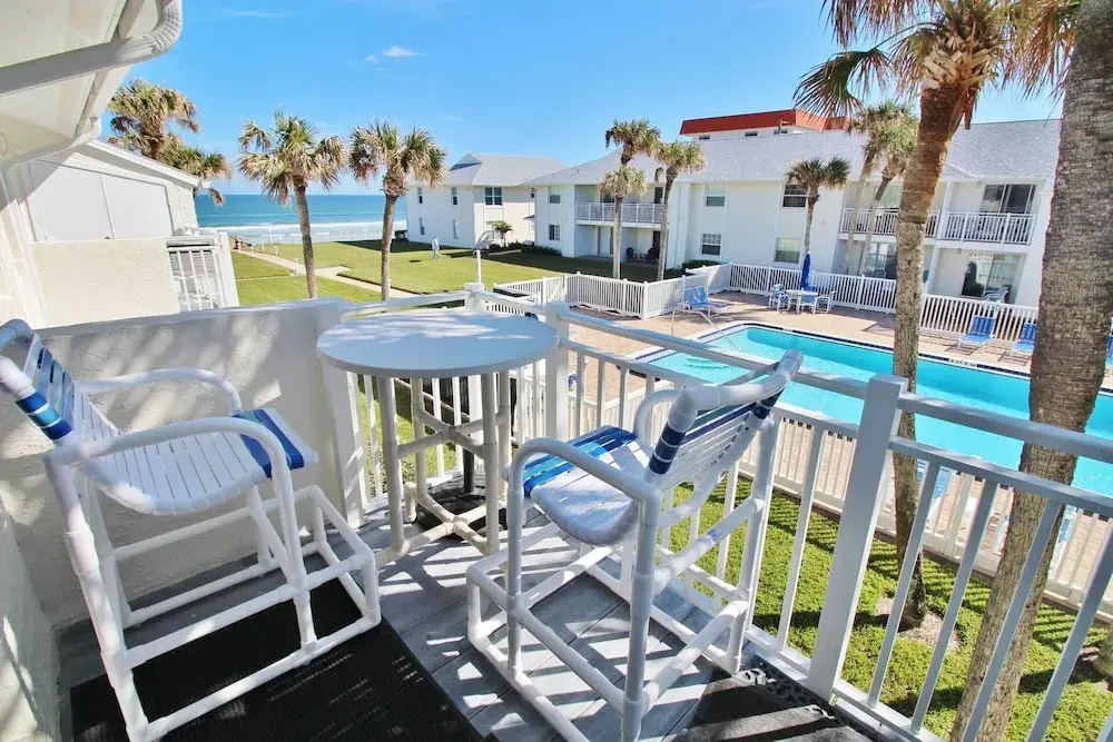 Colony Beach Club 233