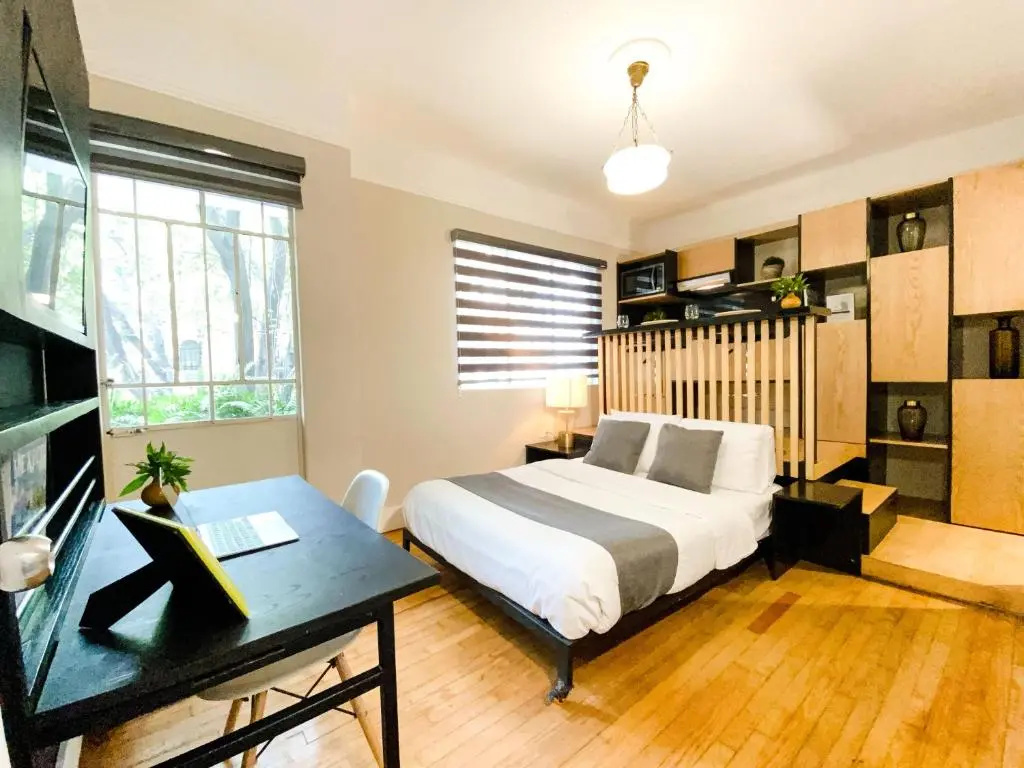Deluxe Double room with balcony (full double bed)