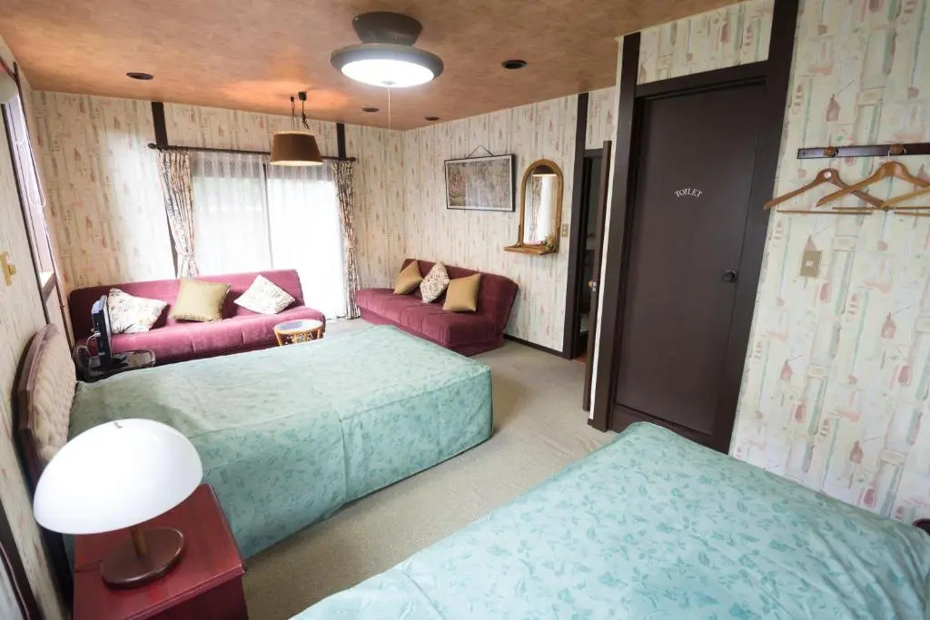 Standard Triple room