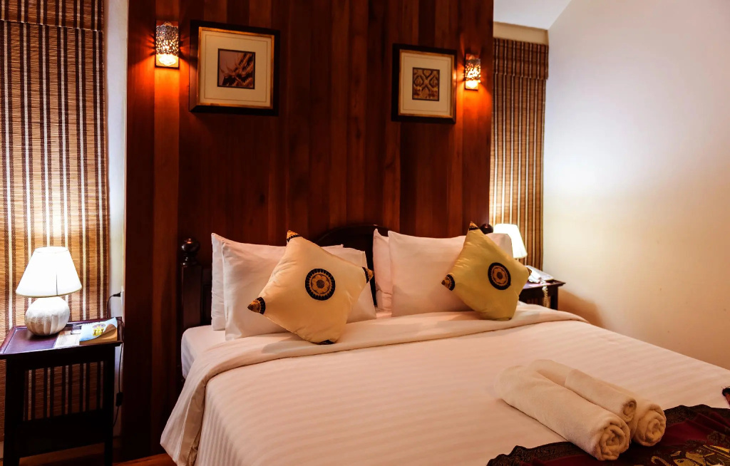 Deluxe Double room with garden view (full double bed)