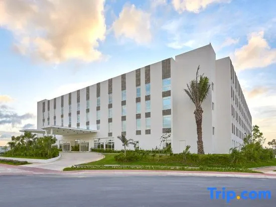 City Express Suites by Marriott Cancún Aeropuerto Riviera