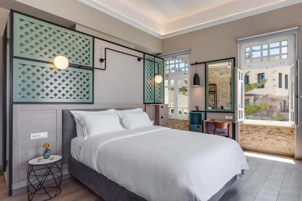 Deluxe Suite with balcony