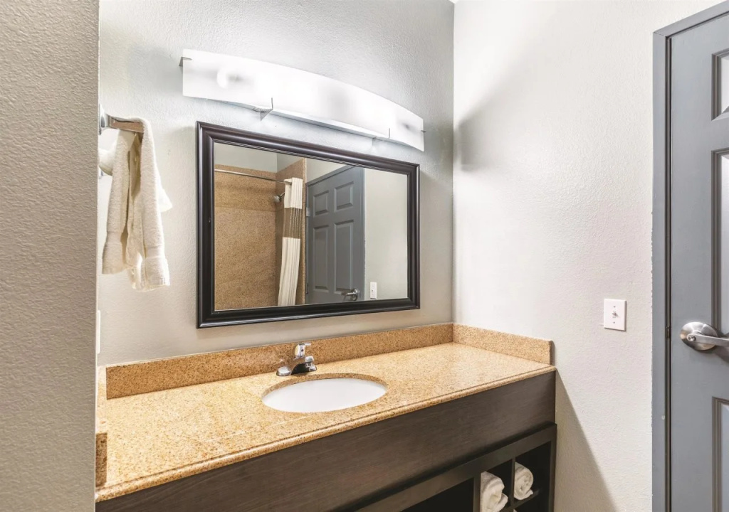 Platinum Inn & Suites Webster - Général