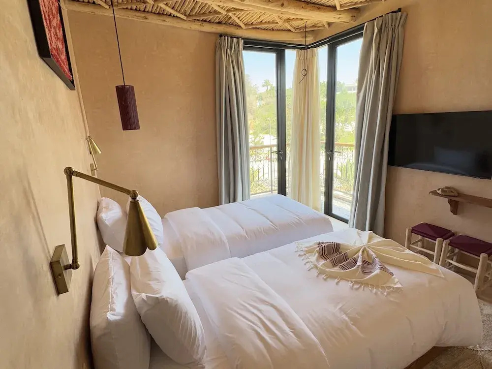 Premier Double room with balcony and with city view (twin beds)