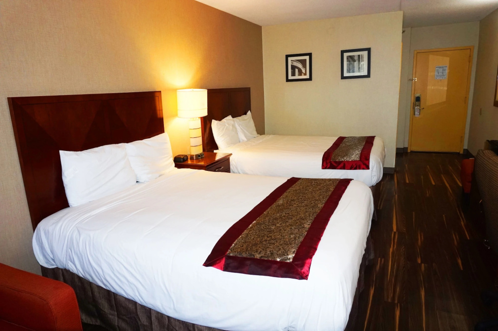 Отель The Floral Park Motor Lodge в Флорал Парке
