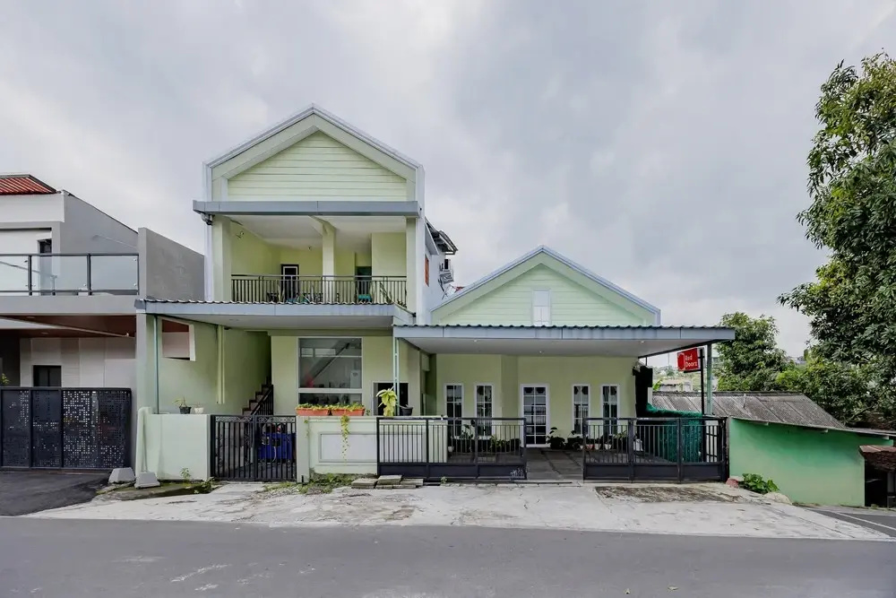 RedDoorz Syariah near Kedungmundu Semarang