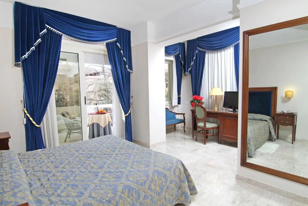 Deluxe Double room twin beds