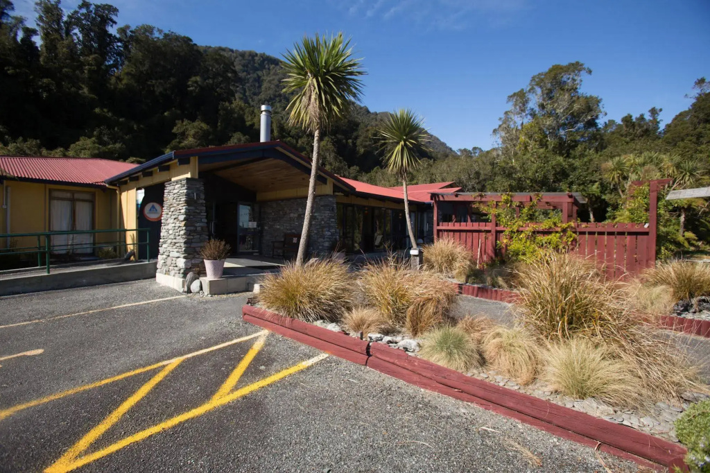 Haka House Franz Josef