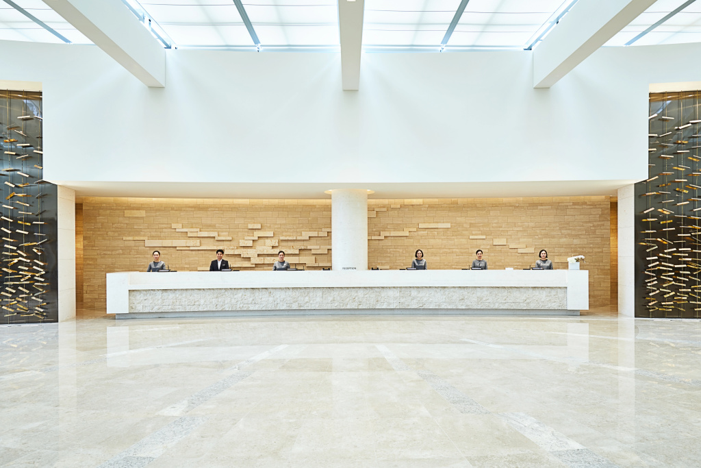 Lobby & Reception
