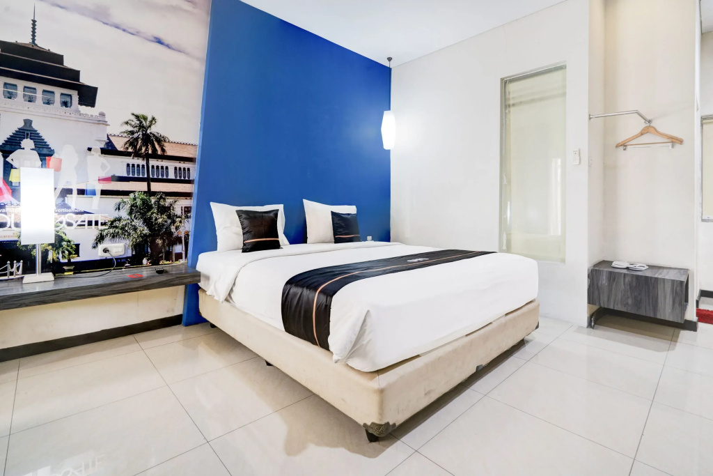 Deluxe Double room (full double bed)