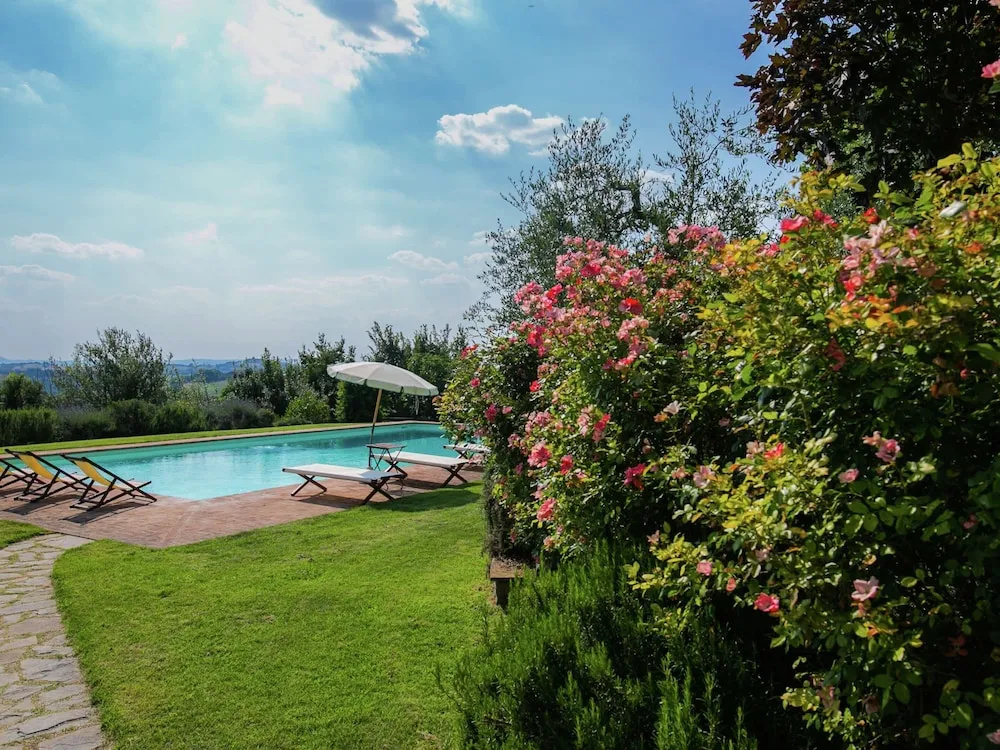 Villa With Private Swimming Pool & Spacious Garden In Valdichiana Near Cortona