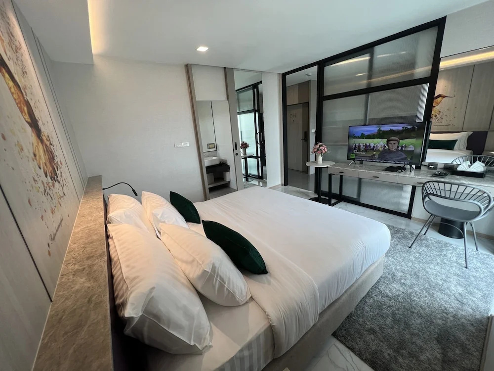 ARNI Skye Hotel — фото
