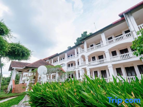 Daknong Lodge Resort
