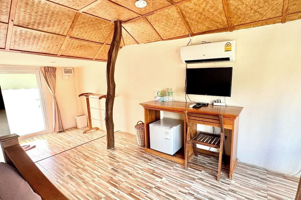 Бунгало с видом на реку в Fahluang Resort