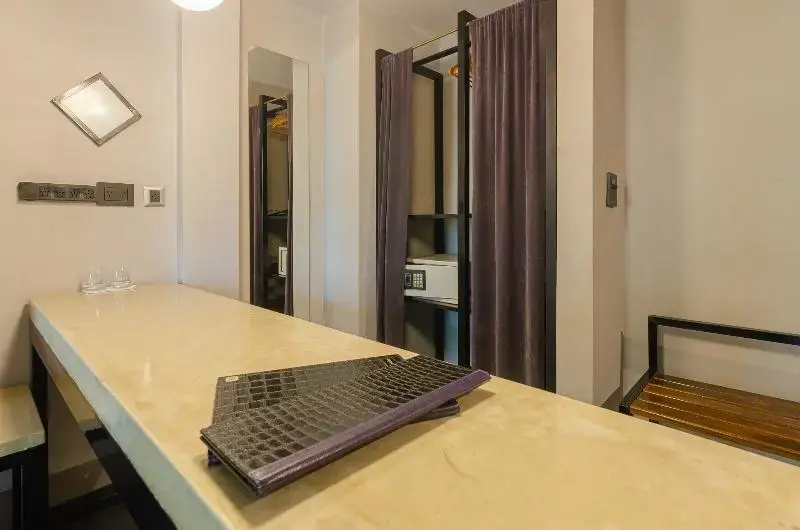 Superior Double room with balcony (full double bed)